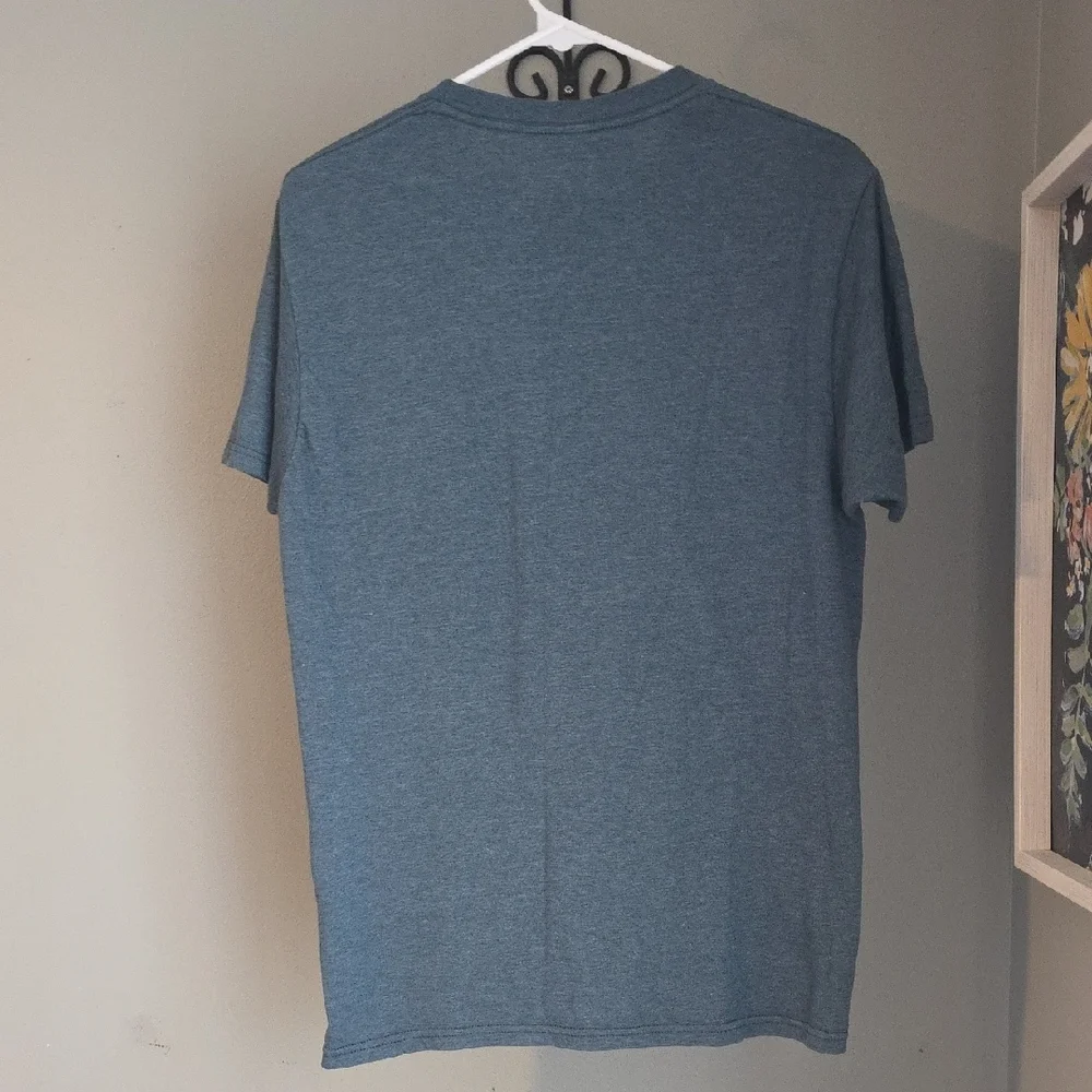 Levi's Graphic Tee Size Medium